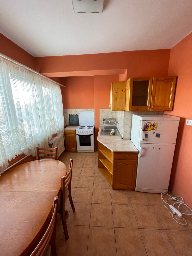 Дава под наем 2-СТАЕН, гр. София, Иван Вазов, снимка 2 - Апартаменти - 52812702