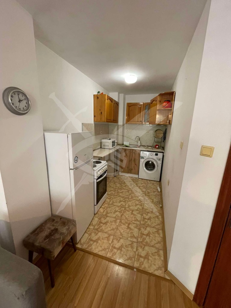 Дава под нем  2-стаен, град Варна, ХЕИ •  375 EUR • ID 64745573 — holmes.bg - [1] 