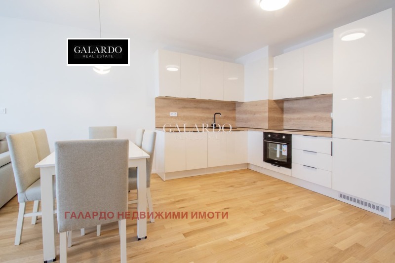 K pronájmu  2 ložnice Sofia , Centar , 136 m2 | 68331230 - obraz [2]