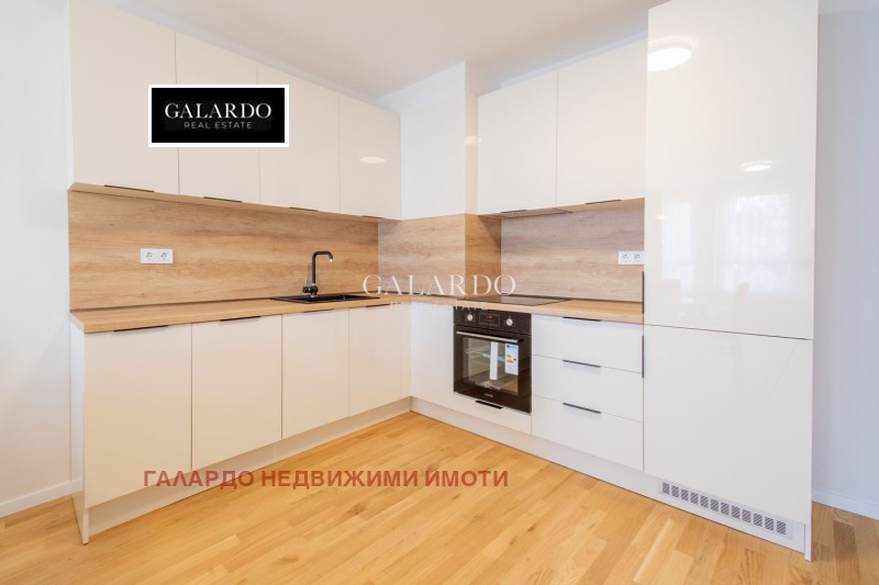 K pronájmu  2 ložnice Sofia , Centar , 136 m2 | 68331230 - obraz [3]