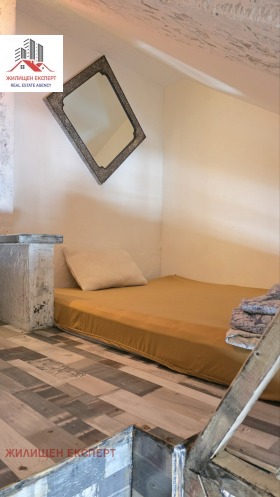 Studio Tsentar, Sofia 12