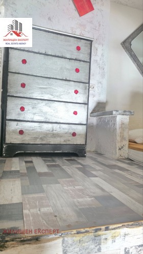 Studio Tsentar, Sofia 4