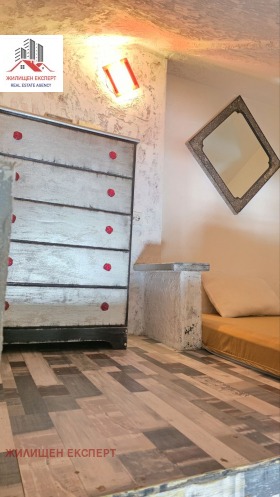 Studio Tsentar, Sofia 7