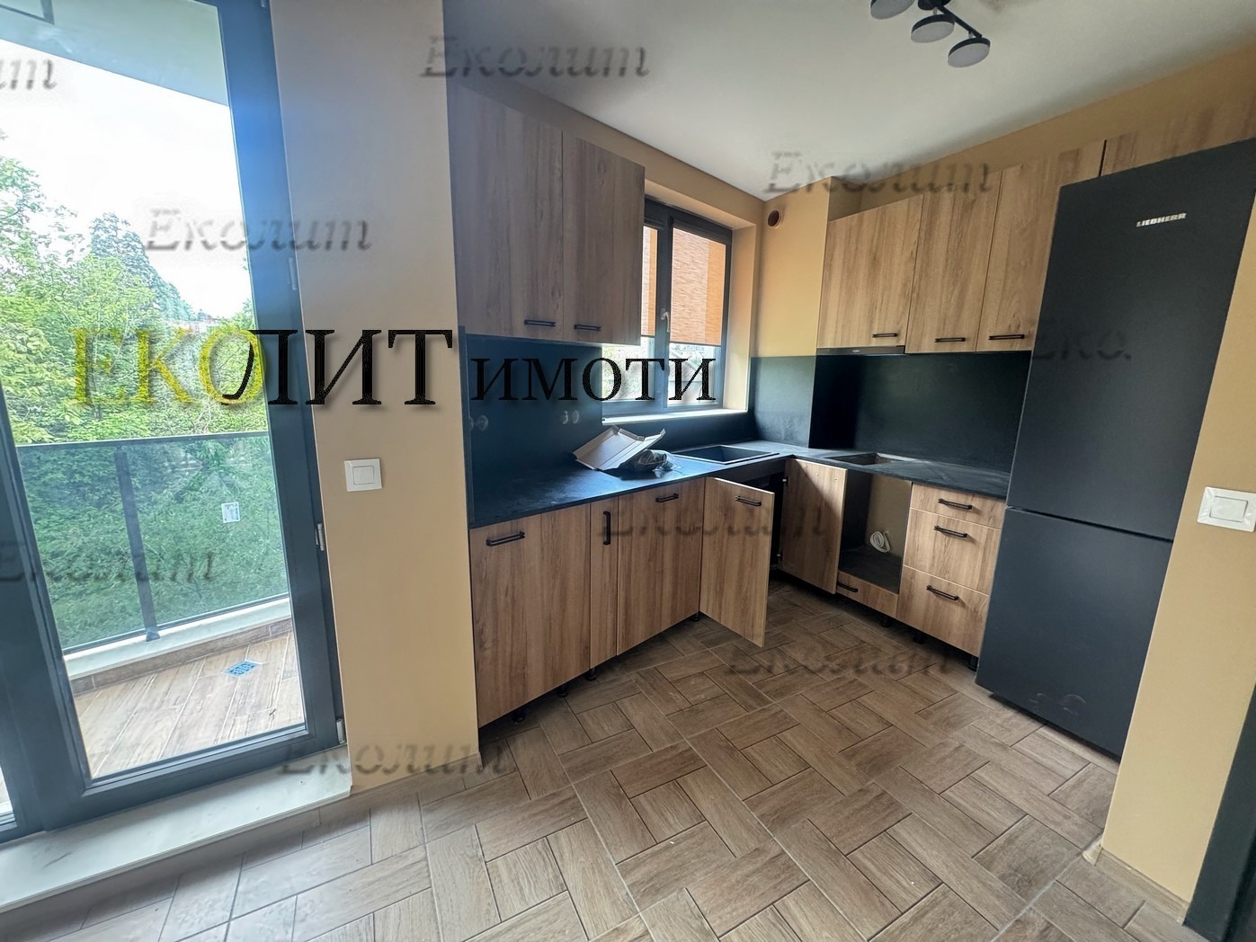 Дава под наем 3-СТАЕН, гр. София, Бояна, снимка 2 - Апартаменти - 54602946