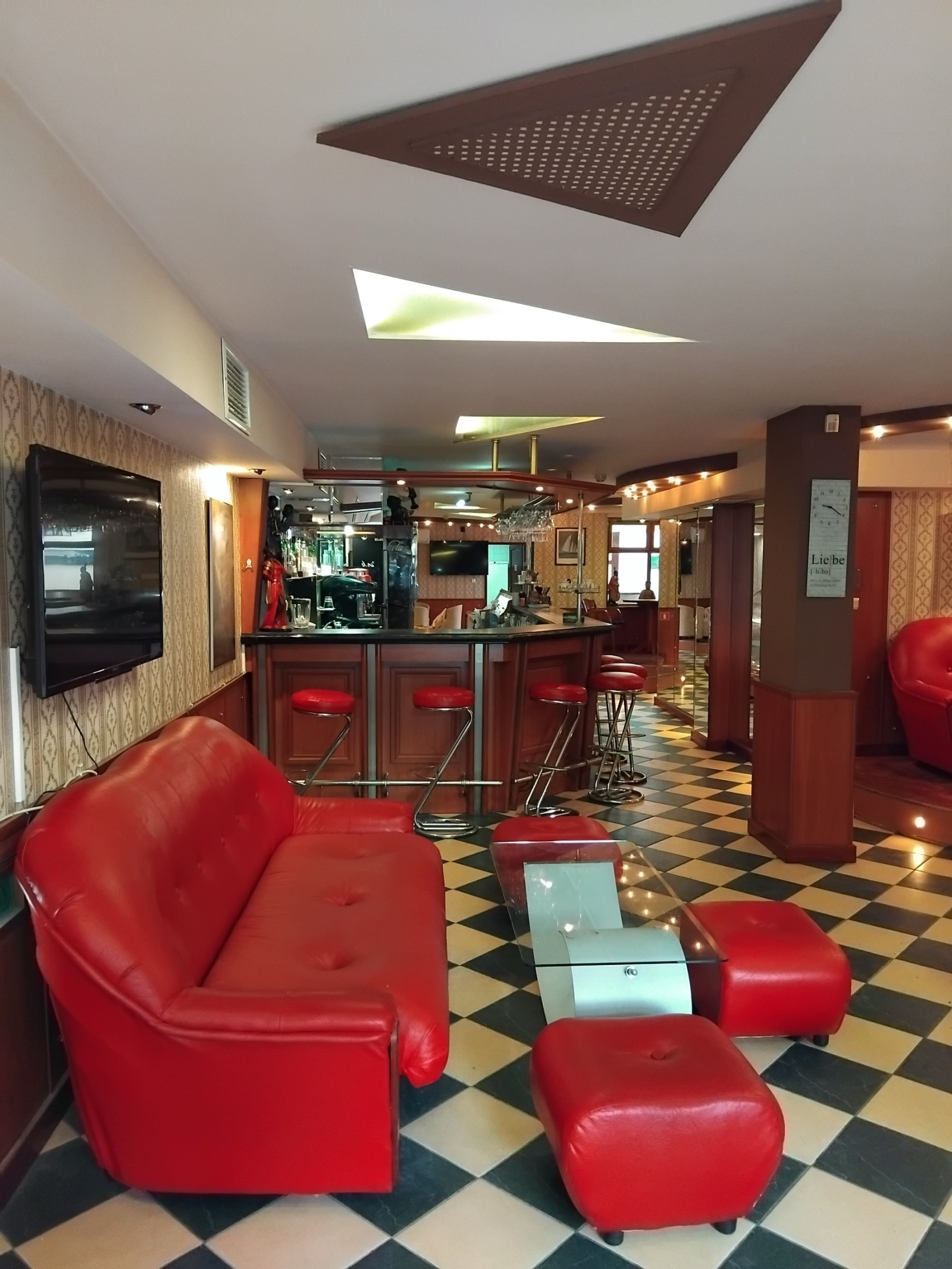 Дава под наем ЗАВЕДЕНИЕ, гр. Варна, Лятно кино Тракия