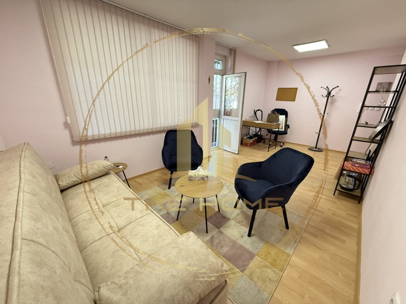 Под наем ОФИС, град Варна, Колхозен пазар • 400 € • 92350388 — Holmes.bg