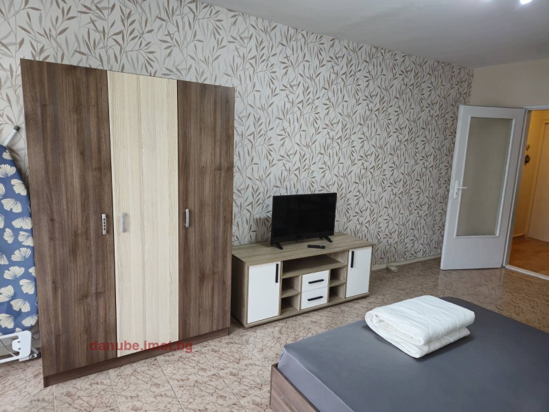 Zu vermieten  1 Schlafzimmer Ruse , Wazraschdane , 78 qm | 40073756 - Bild [6]