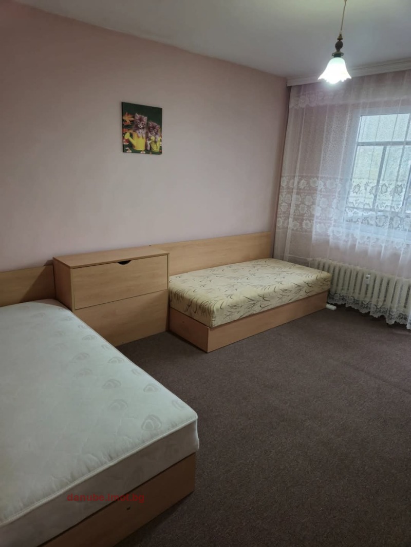 Zu vermieten  1 Schlafzimmer Ruse , Wazraschdane , 78 qm | 40073756 - Bild [11]