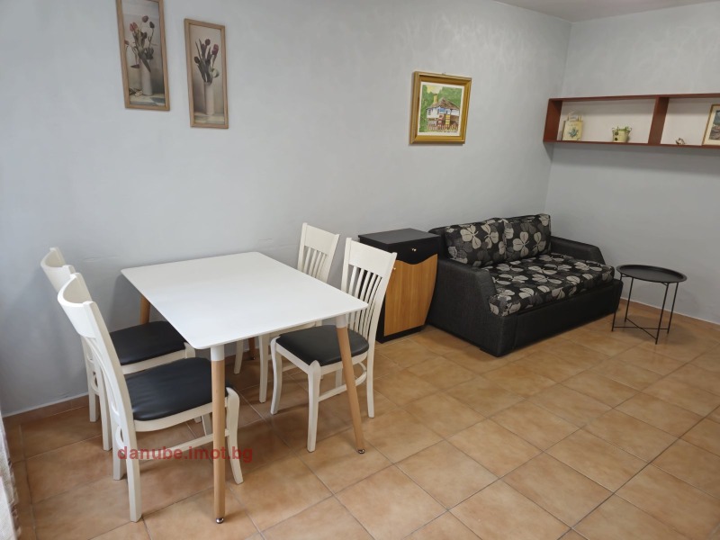 Zu vermieten  1 Schlafzimmer Ruse , Wazraschdane , 78 qm | 40073756 - Bild [2]