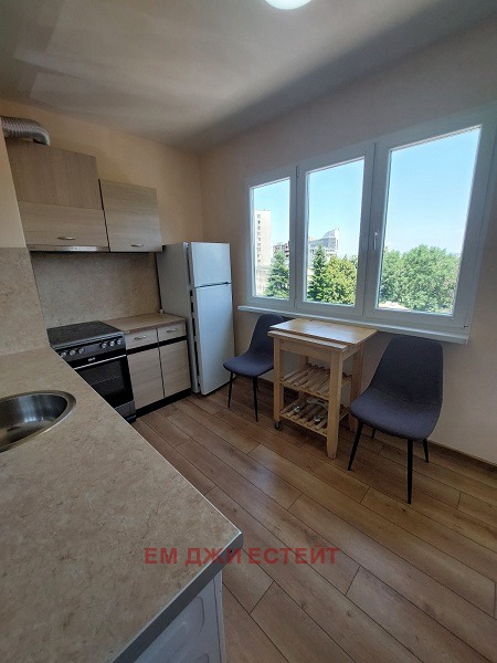 Дава под нем  2-стаен, град София, Бъкстон •  550 EUR • ID 40506268 — holmes.bg - [1] 