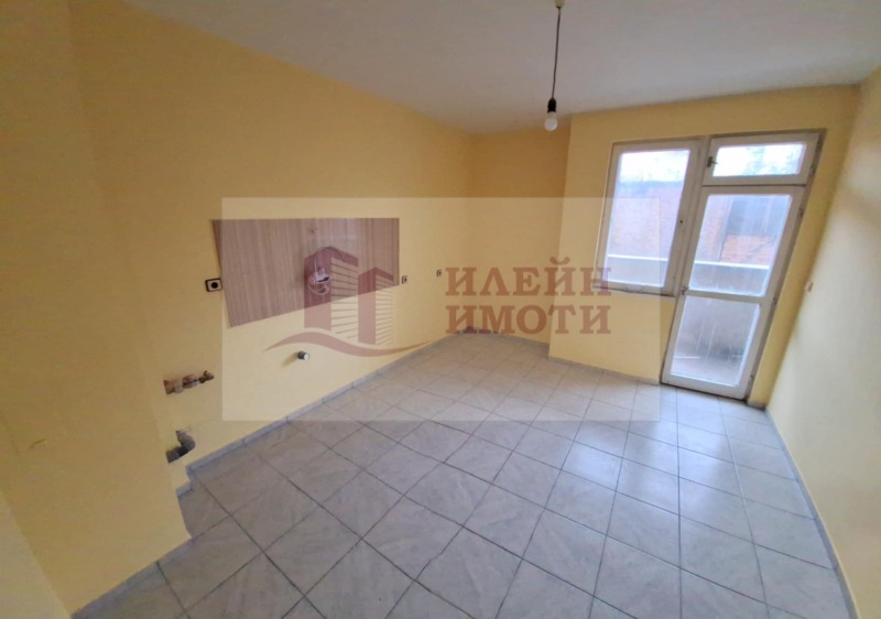 Дава под наем МНОГОСТАЕН, гр. Русе, Широк център, снимка 2 - Апартаменти - 52494151