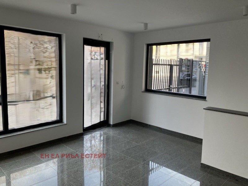 En renta  Oficina Plovdiv , Marasha , 72 metros cuadrados | 44650073