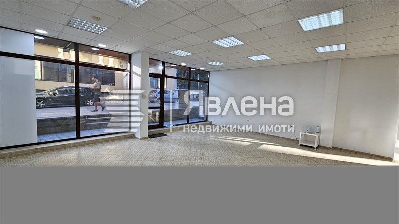 Под наем МАГАЗИН, град Варна, Левски 1 • 1250 € / 2444.79 лв. • 13459727 1