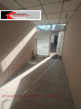 Κατάστημα Ναδεζδα 2, Σοφηια 3