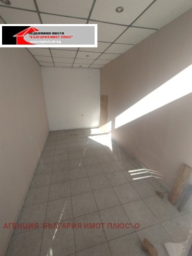Κατάστημα Ναδεζδα 2, Σοφηια 4