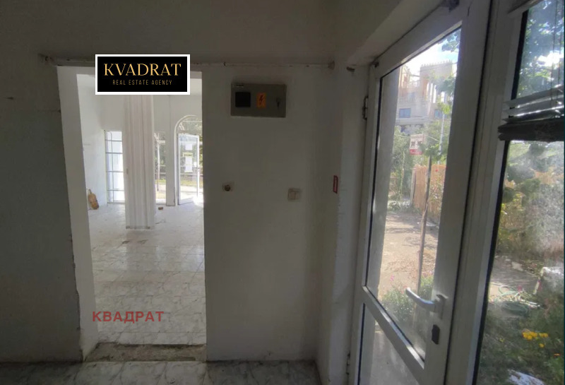 Дава под наем МАГАЗИН, гр. Варна, м-т Ален мак, снимка 4 - Магазини - 53303180