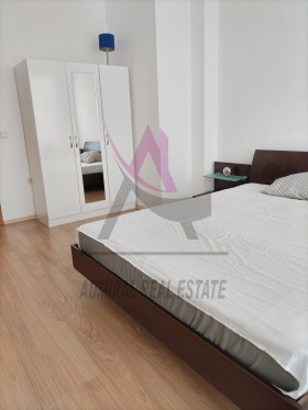 1 chambre Tchataldja, Varna 6