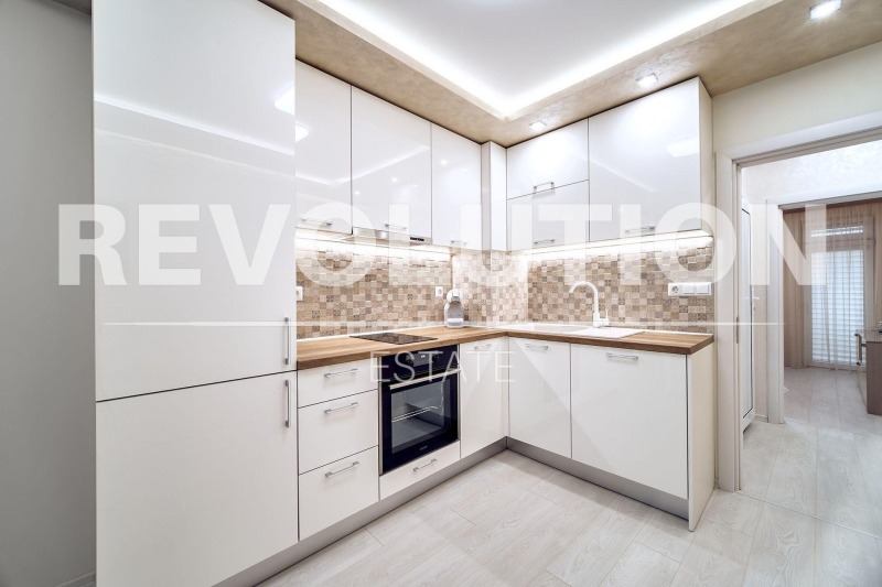 Под наем 2-СТАЕН, град Варна, Център • 850 € / 1662.46 лв. • 63891396 1