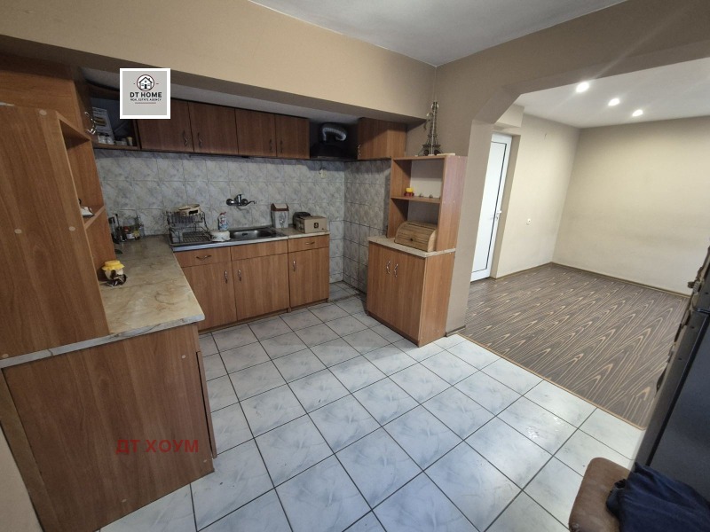 Дава под наем ЕТАЖ ОТ КЪЩА, гр. Русе, Дружба 2, снимка 2 - Етаж от къща - 53093574