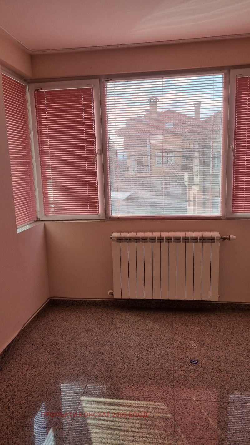 Дава под Наем ОФИС в област София, гр. Самоков - 8 кв.м / 80 € » 156.47 лв., ПРОПЪРТИ КОНСУЛТ 2005 ЕООД
