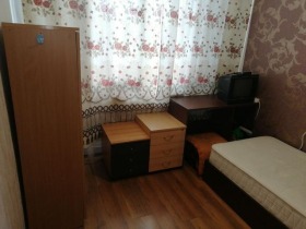 Zimmer Zona B-18, Sofia 3