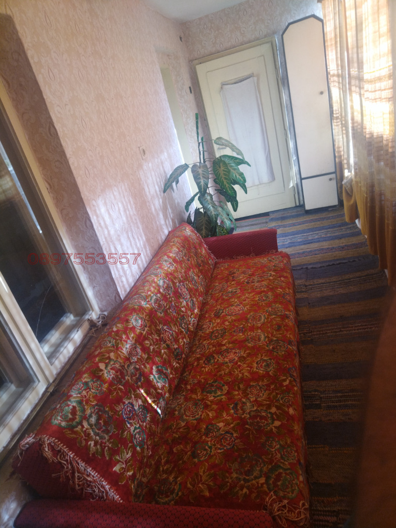 Дава под наем КЪЩА, гр. Разград, Абитрус, снимка 8 - Къщи - 52785942