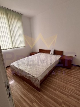 1 sypialnia Czataldża, Warna 8