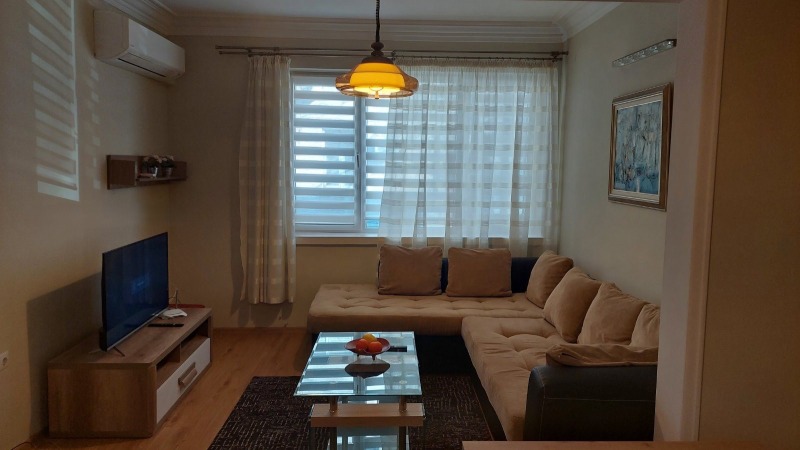 De inchiriat  Casa Plovdiv , Țentâr , 70 mp | 32523097 - imagine [5]