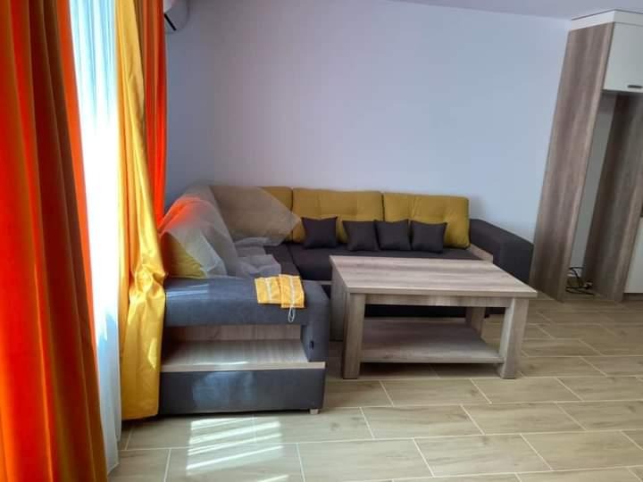 For Rent  2 bedroom Plovdiv , Hristo Smirnenski , 140 sq.m | 68340826