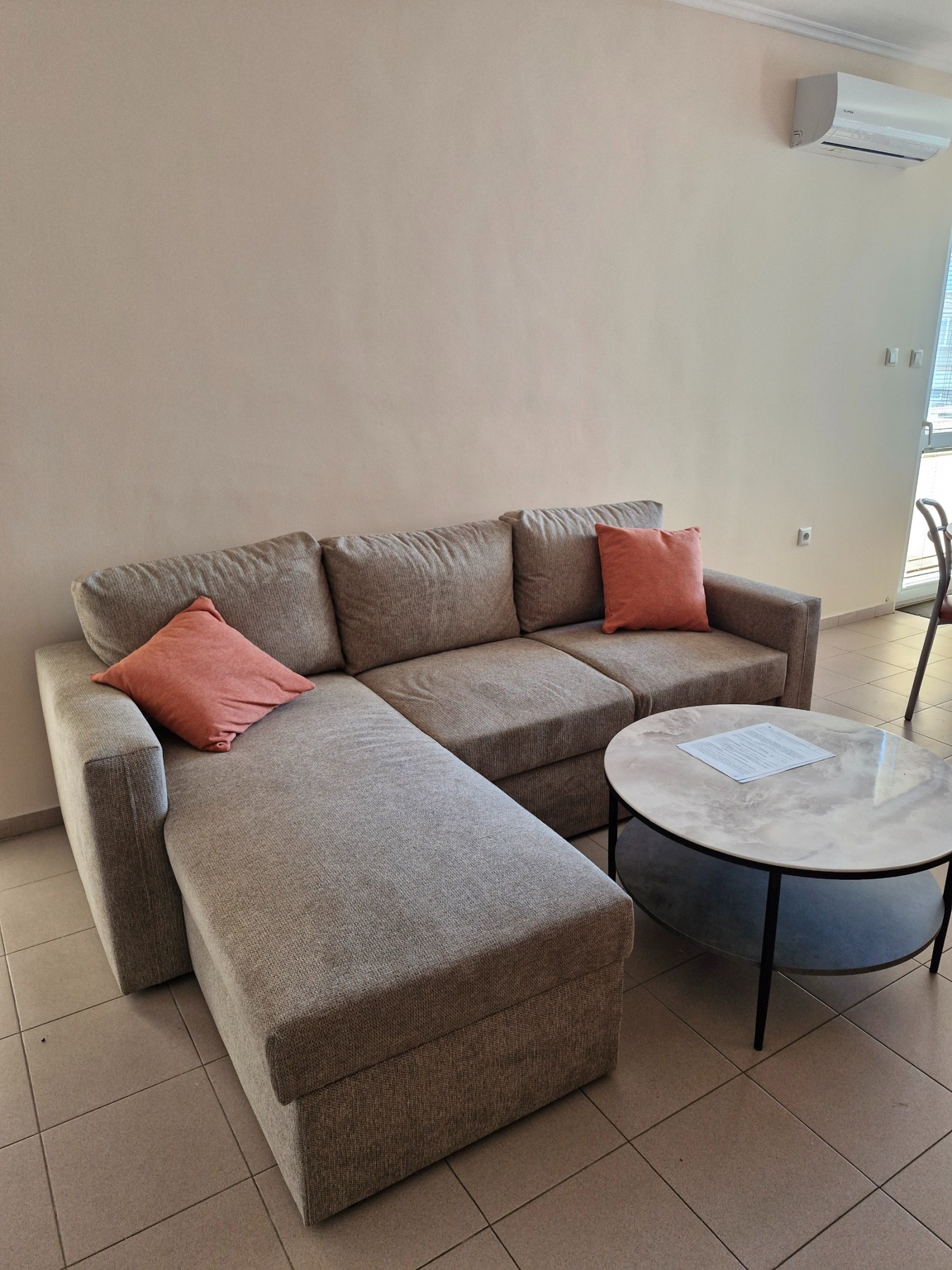 Дава под наем 3-СТАЕН, гр. София, Гео Милев, снимка 2 - Апартаменти - 53621436