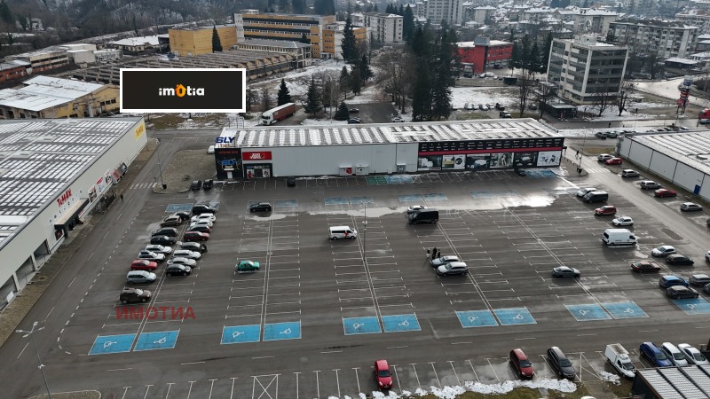 Дава под Наем ТЪРГОВСКИ КОМПЛЕКС в област Ловеч, гр. Троян - 1000 кв.м / При запитване, ИМОТИА