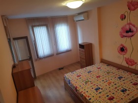 2 slaapkamers Lazur, Burgas 2