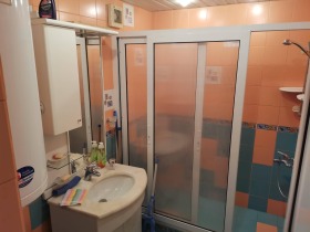 2 slaapkamers Lazur, Burgas 12