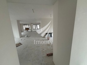 Γραφείο Οβορητστε, Σοφηια 4