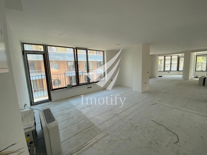 Zu vermieten  Büro Sofia , Oborishte , 1500 qm | 81014714