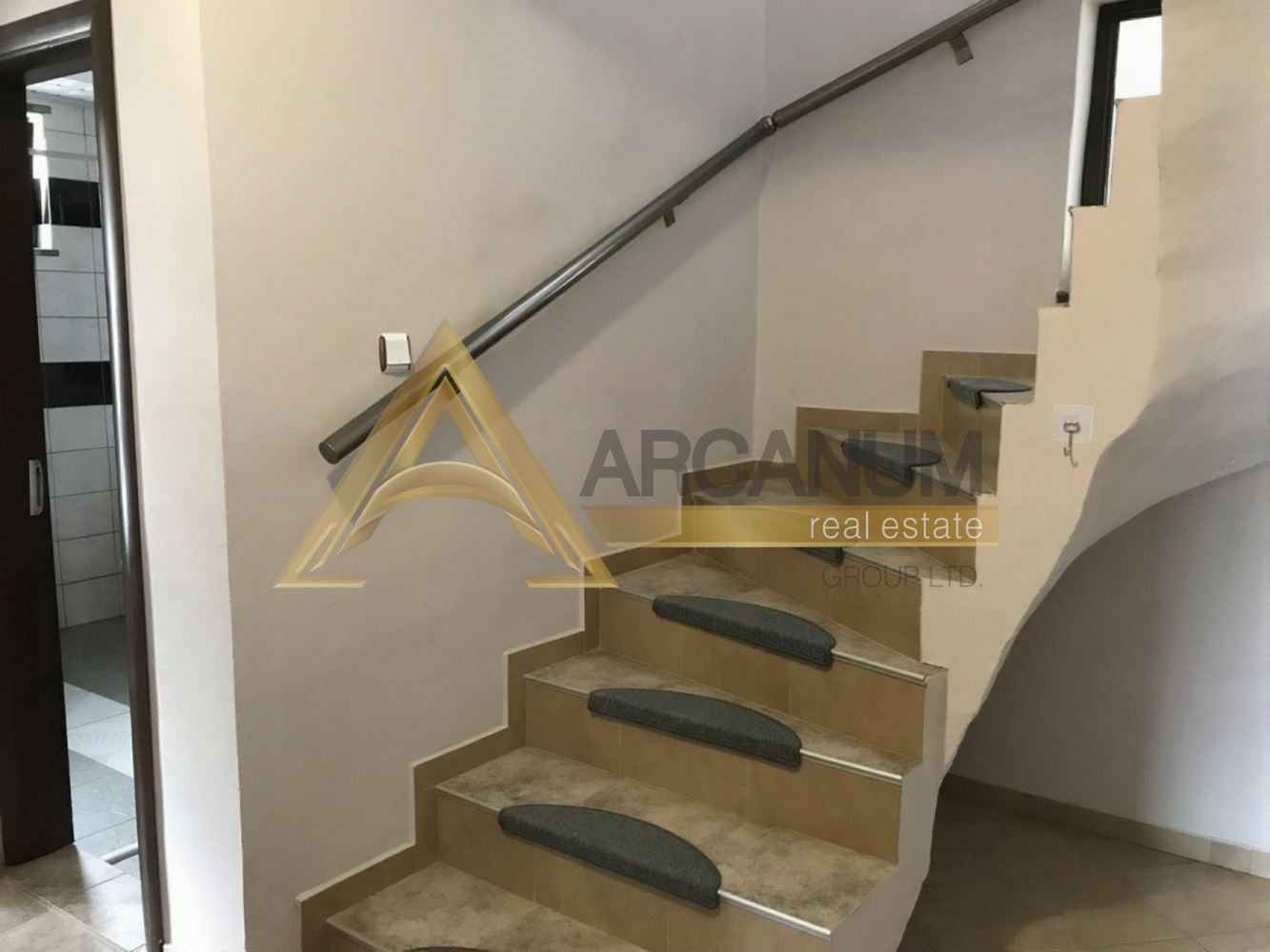 Дава под наем КЪЩА, гр. Варна, м-т Прибой, снимка 7 - Къщи - 54202855