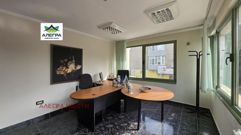 Do wynajęcia  Biuro Pazardżik , Centar , 25 mkw | 37804191 - obraz [2]