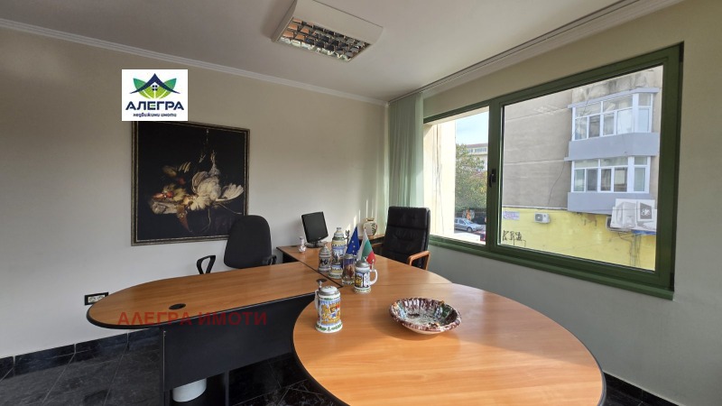 Do wynajęcia  Biuro Pazardżik , Centar , 25 mkw | 37804191