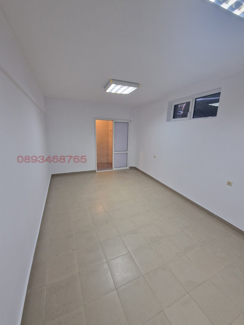 Дава под наем ОФИС, гр. Шумен, Център, снимка 2 - Офиси - 53283765