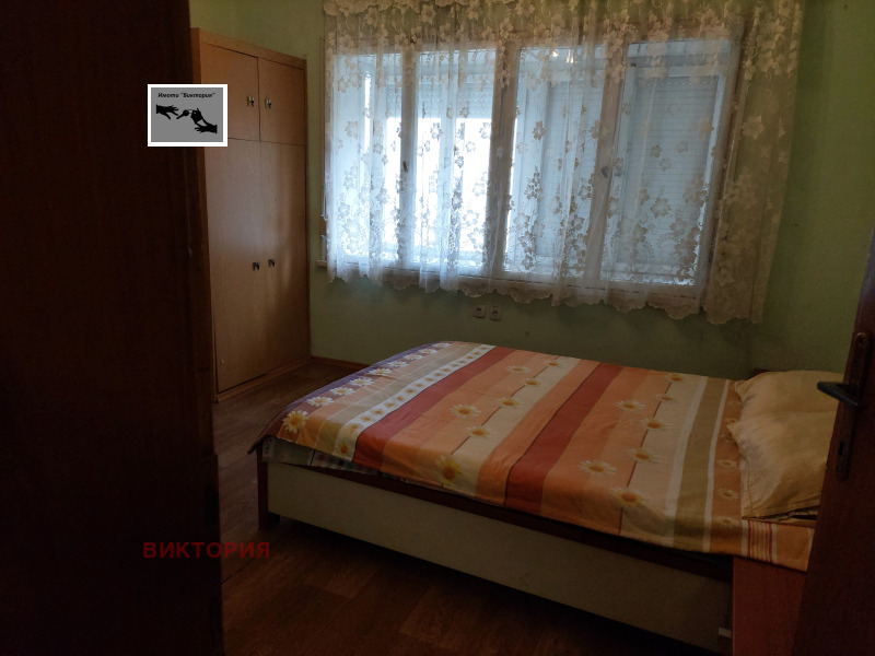 Дава под наем КЪЩА, гр. Пазарджик, Руски, снимка 3 - Къщи - 52024485