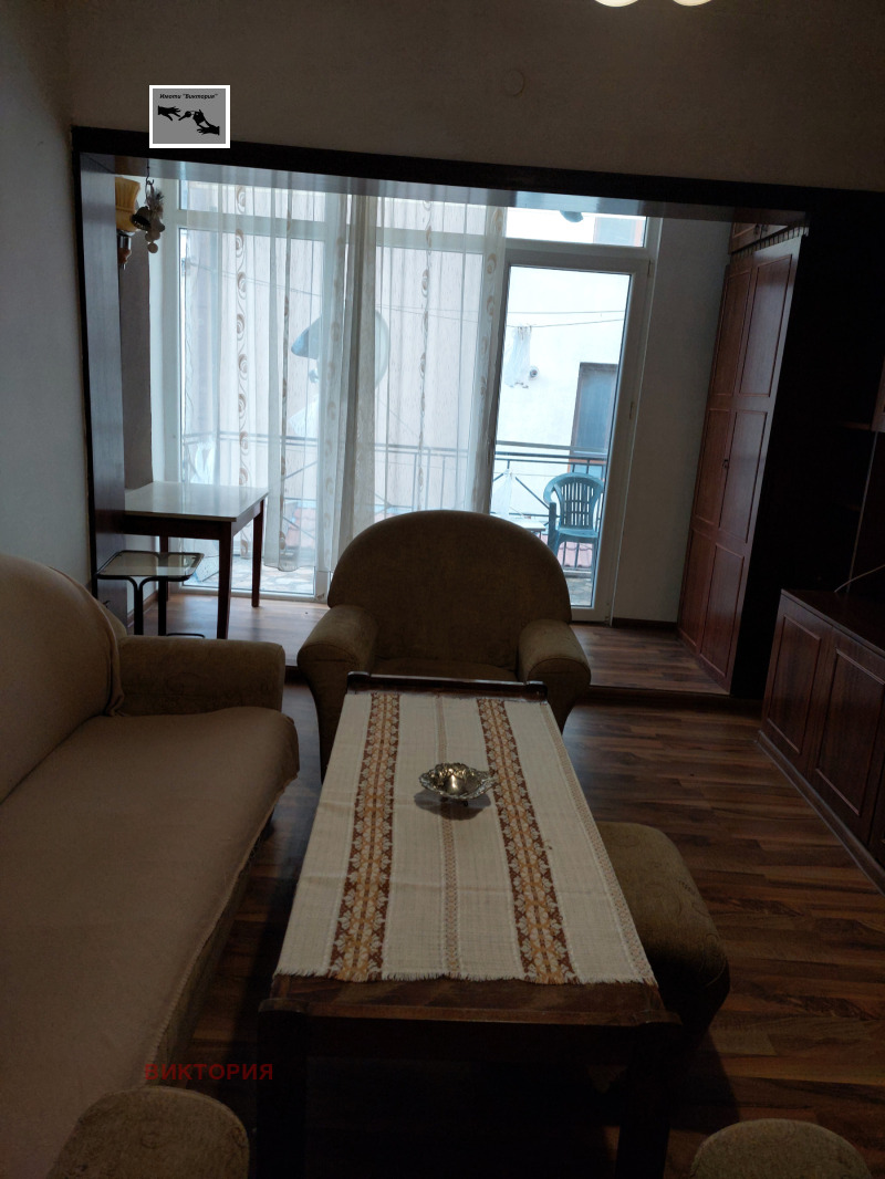 Дава под наем КЪЩА, гр. Пазарджик, Руски, снимка 4 - Къщи - 52024485