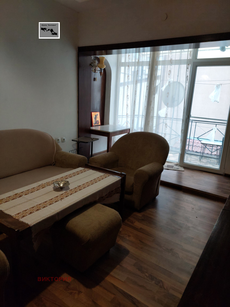 Дава под наем КЪЩА, гр. Пазарджик, Руски, снимка 7 - Къщи - 52024485