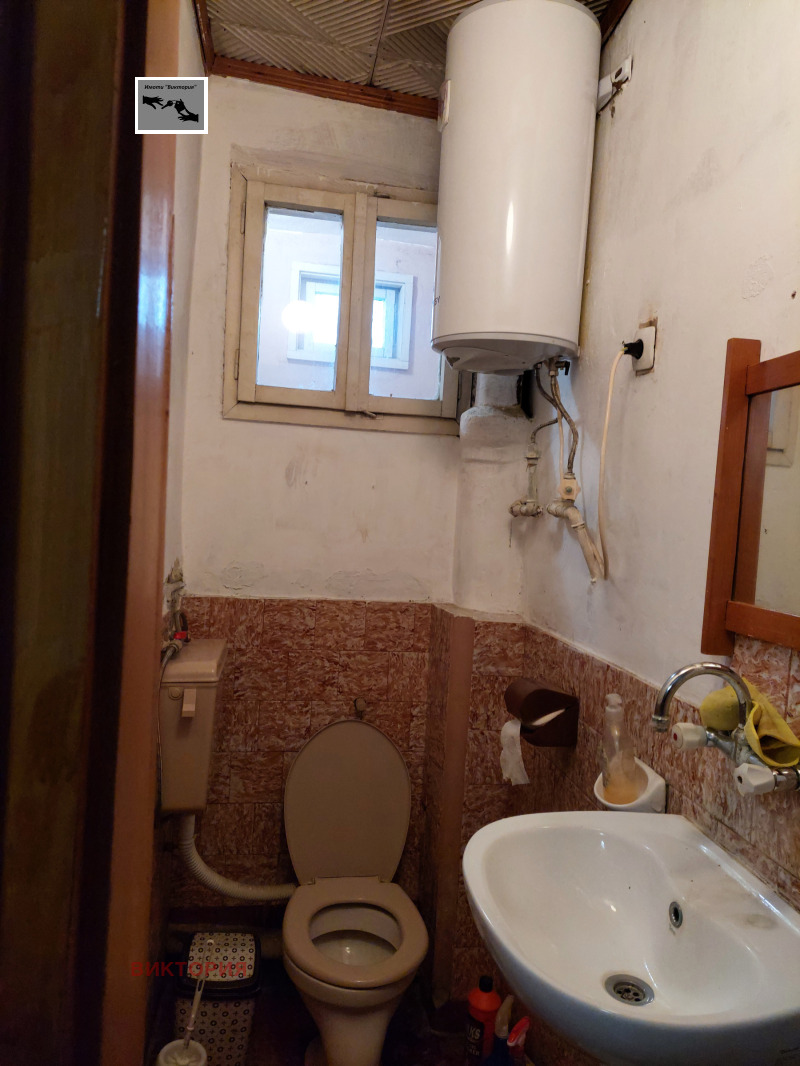 Дава под наем КЪЩА, гр. Пазарджик, Руски, снимка 5 - Къщи - 52024485