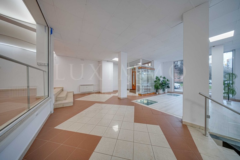 Дава под Наем ОФИС в град София, Стрелбище - 556 кв.м / 4 900 € » 9 583.57 лв., ЛУКСИММО