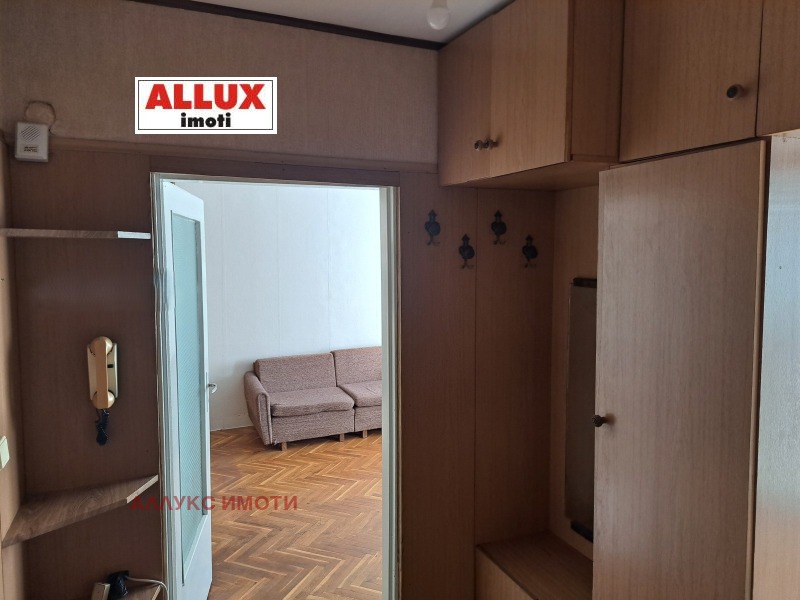 Kiadó  Stúdió Ruse , Vazrazsdane , 40 négyzetméter | 61559597 - kép [8]