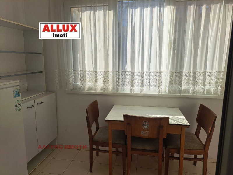 Kiadó  Stúdió Ruse , Vazrazsdane , 40 négyzetméter | 61559597 - kép [6]