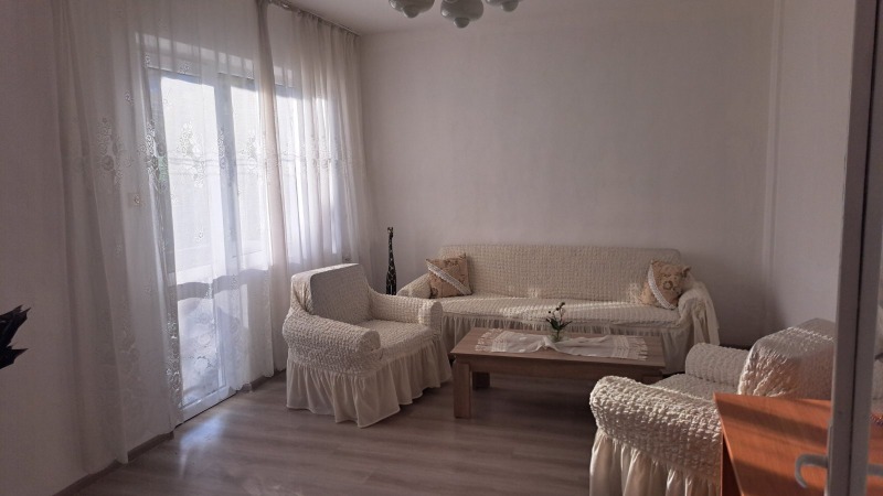 Под наем 2-СТАЕН, град Пловдив, Тракия • 700 лв. / 357.90 € • 29193705 1