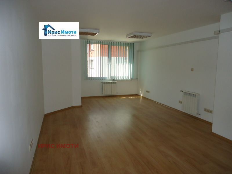 Da affittare  Ufficio Sofia , Tsentar , 62 mq | 76487350