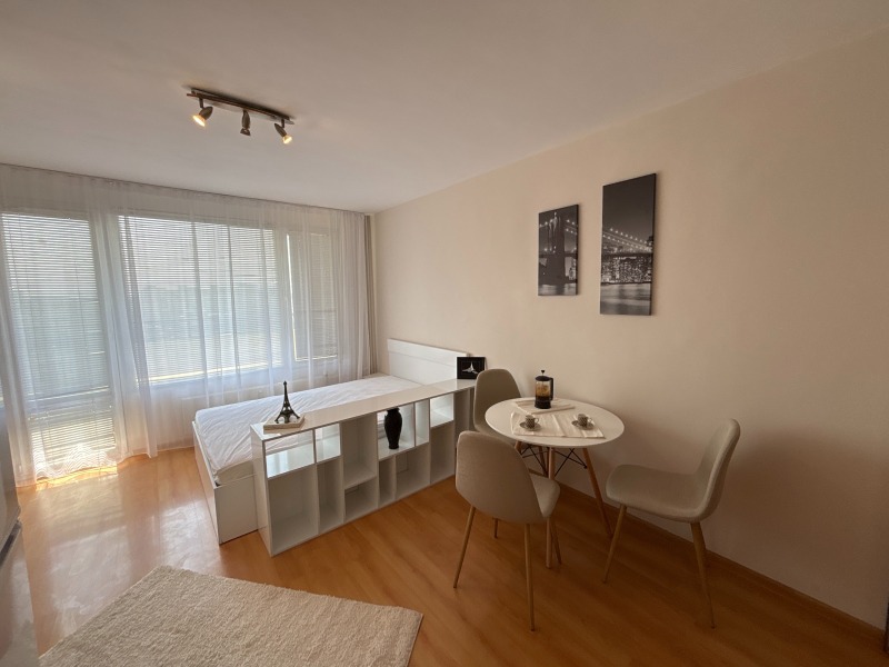 Zu vermieten  Studio Sofia , Ljulin 10 , 35 qm | 96579996 - Bild [2]