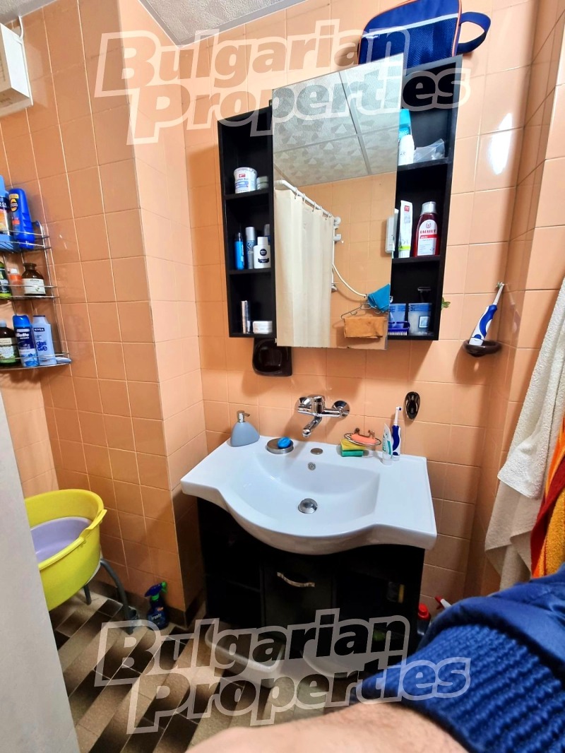 Дава под наем 3-СТАЕН, гр. Шумен, Център, снимка 14 - Апартаменти - 53018853